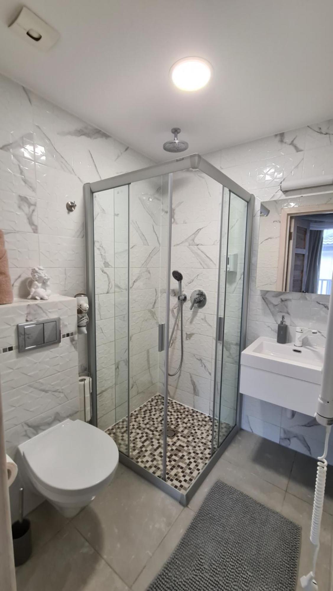 Dp Art Residence - Self Check In Kaunas Room photo